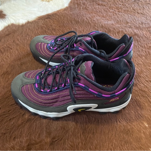 NIKE AIR SCARN SNEAKERS - Picture 2 of 8